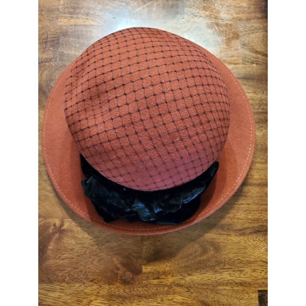 Toucan Collection Vintage Rust Wool Felt Hat Black Velvet Flower Netting Cloche‎